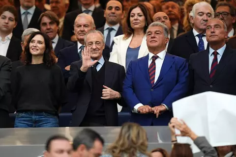 بيدري بقميص ريال مدريد؟.. خطة بيريز لتكرار مسلسل فيجو التاريخي